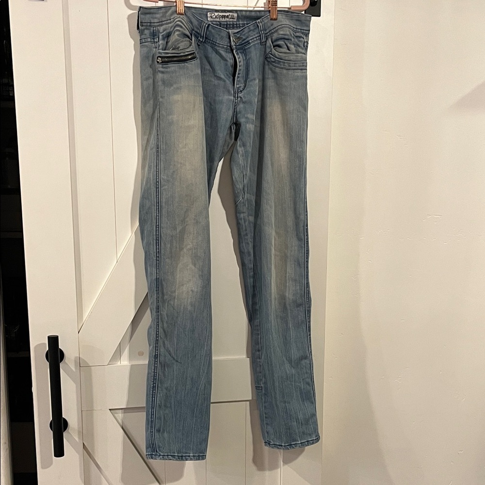 Red Pepper Women's Faded Blue Skinny Jeans. Size 32W 34L
